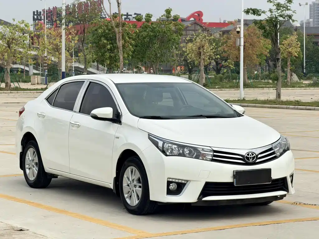 Toyota Corolla 2017 — фото 2