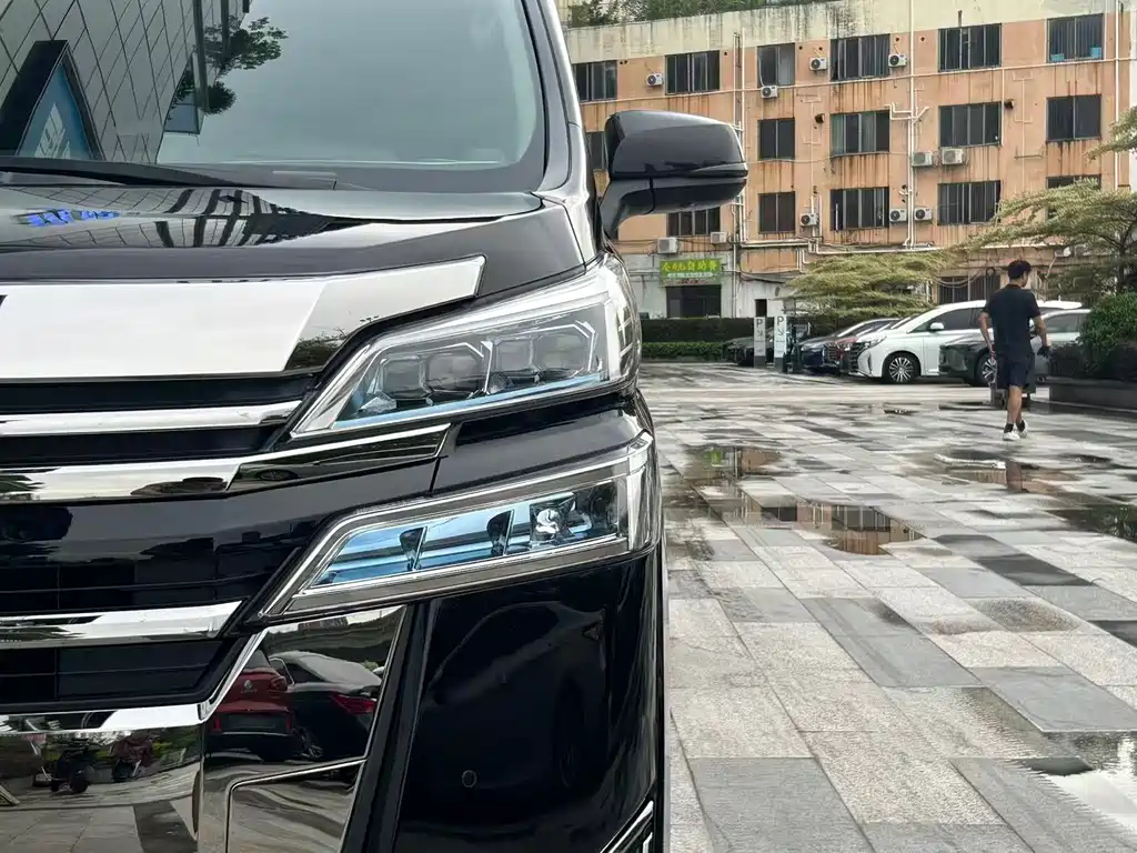 Toyota Vellfire 2020