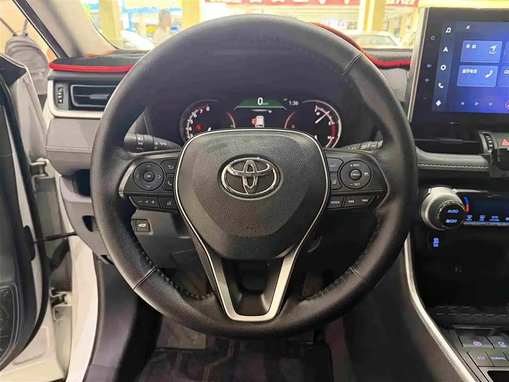 Toyota RAV4 2023 — фото 14