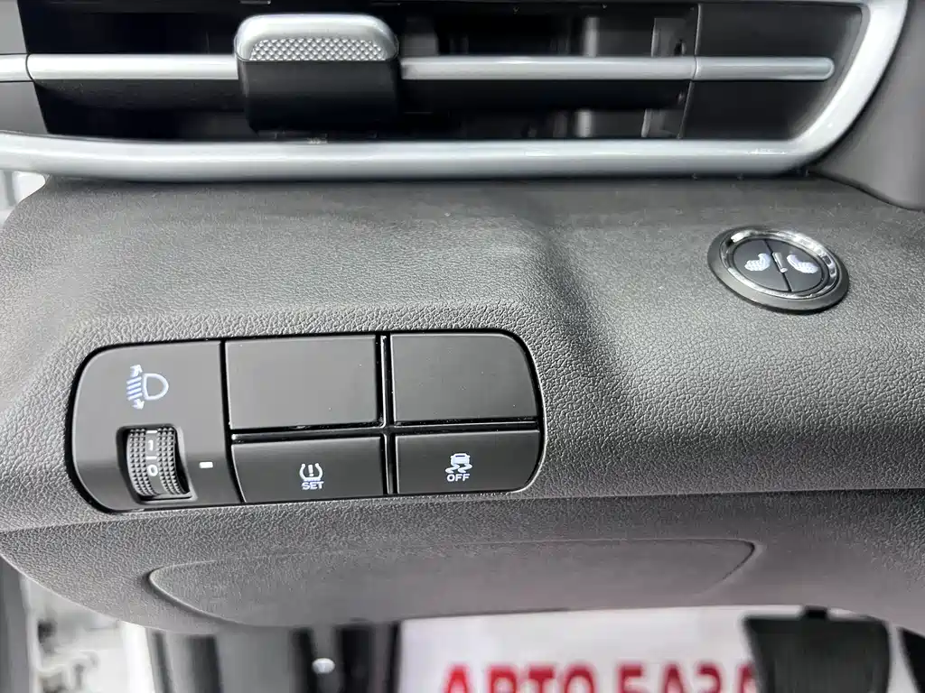 Hyundai Elantra 2022 — фото 12