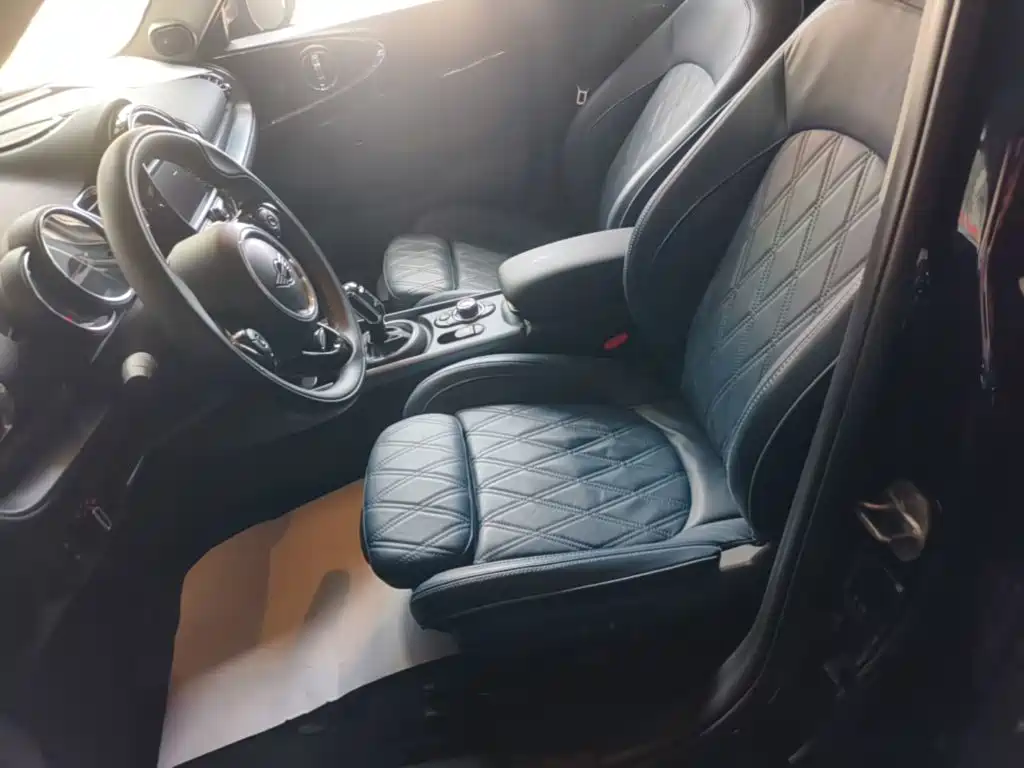 MINI Clubman 2019 — фото 15
