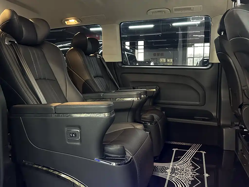 Mercedes-Benz Vito 2023 — фото 11