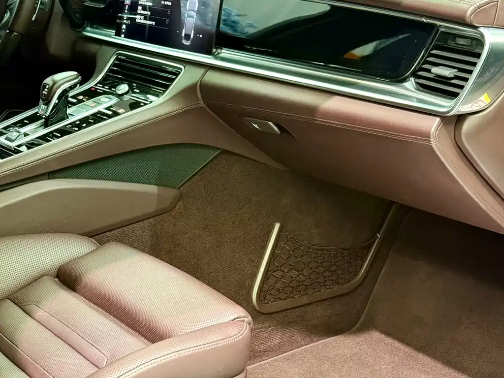 Porsche Panamera 2020 — фото 23
