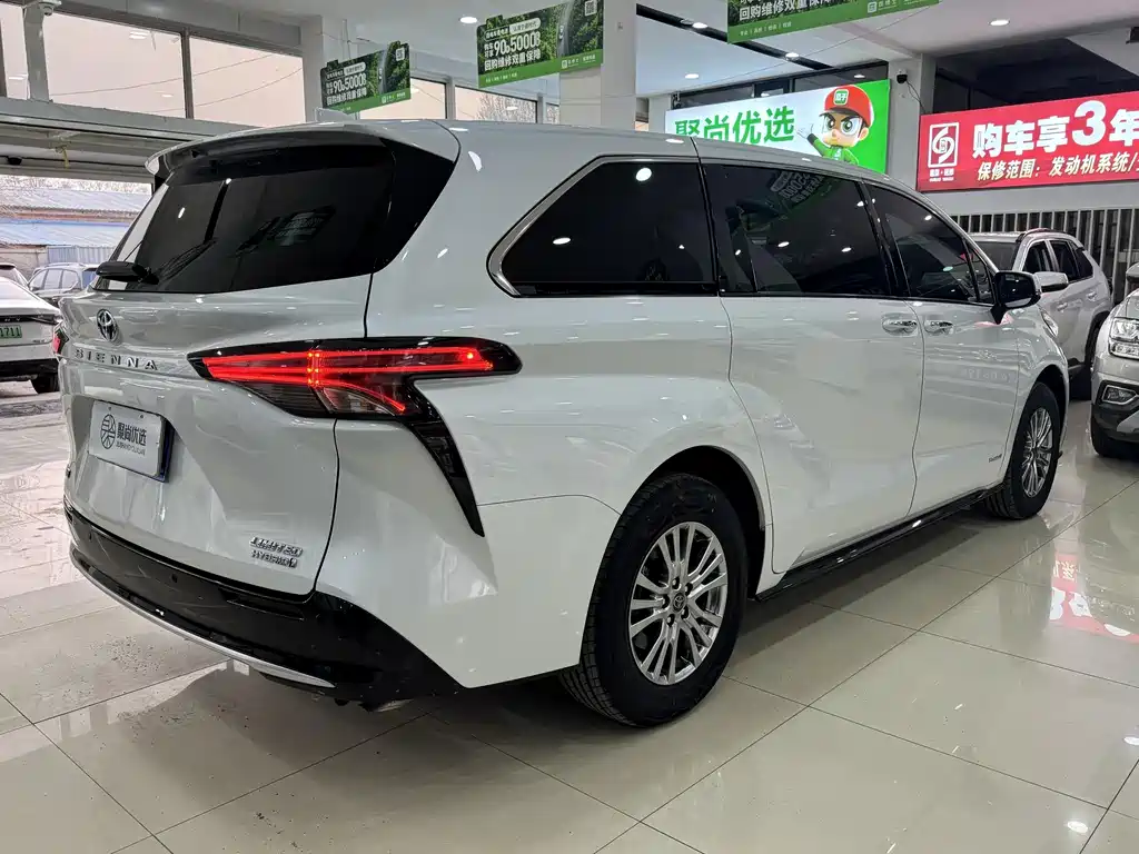 Toyota Sienna 2022 — фото 13