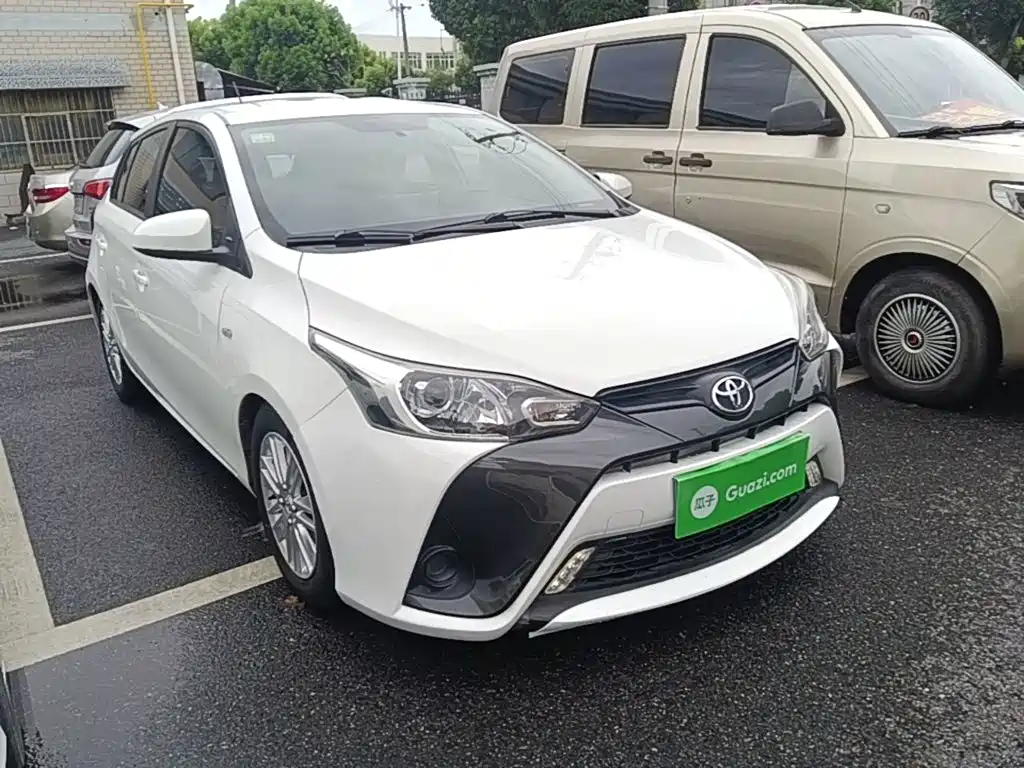 Toyota Yaris L 2021
