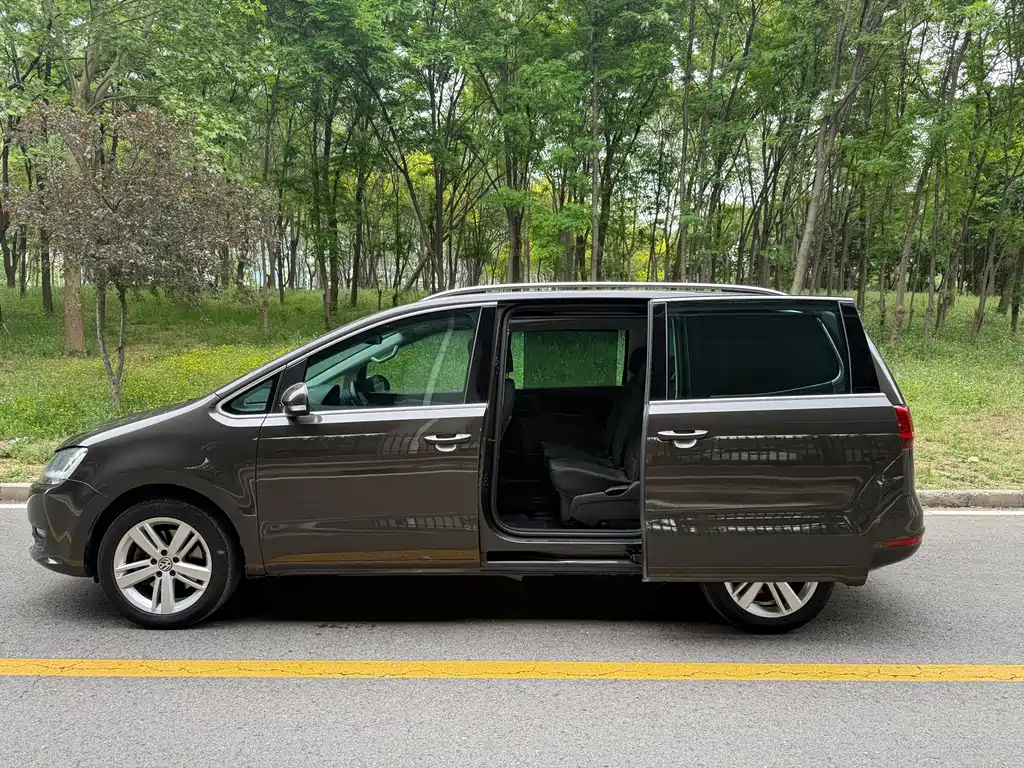 Volkswagen Sharan 2017 — фото 5