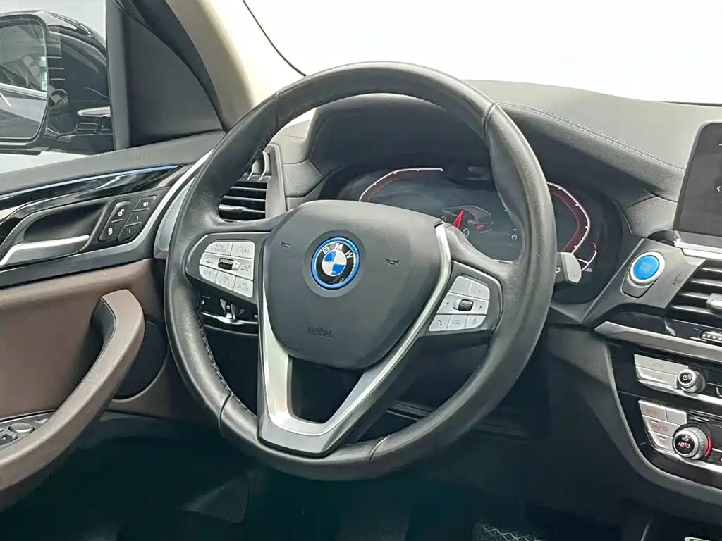 BMW iX3 2021 — фото 23