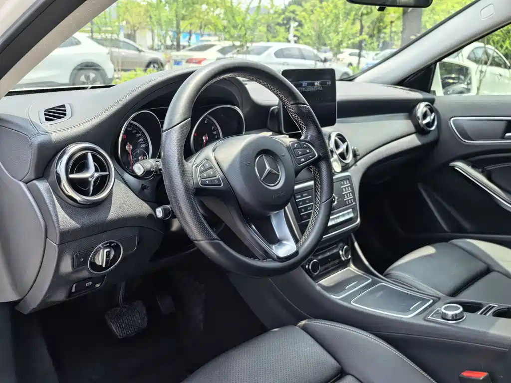 Mercedes-Benz GLA 2018 — фото 10