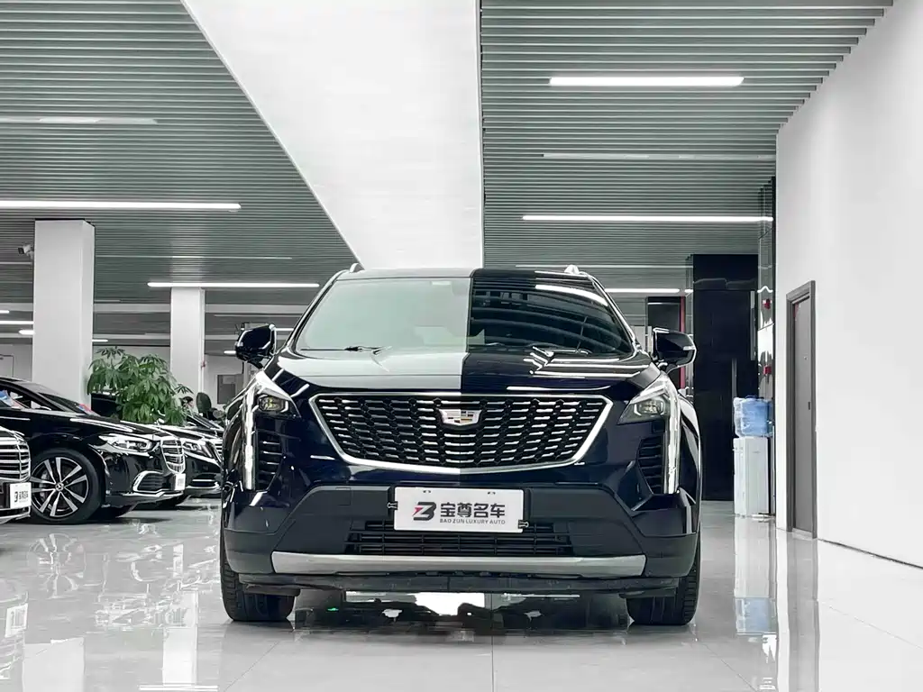 Cadillac XT4 2021 — фото 2