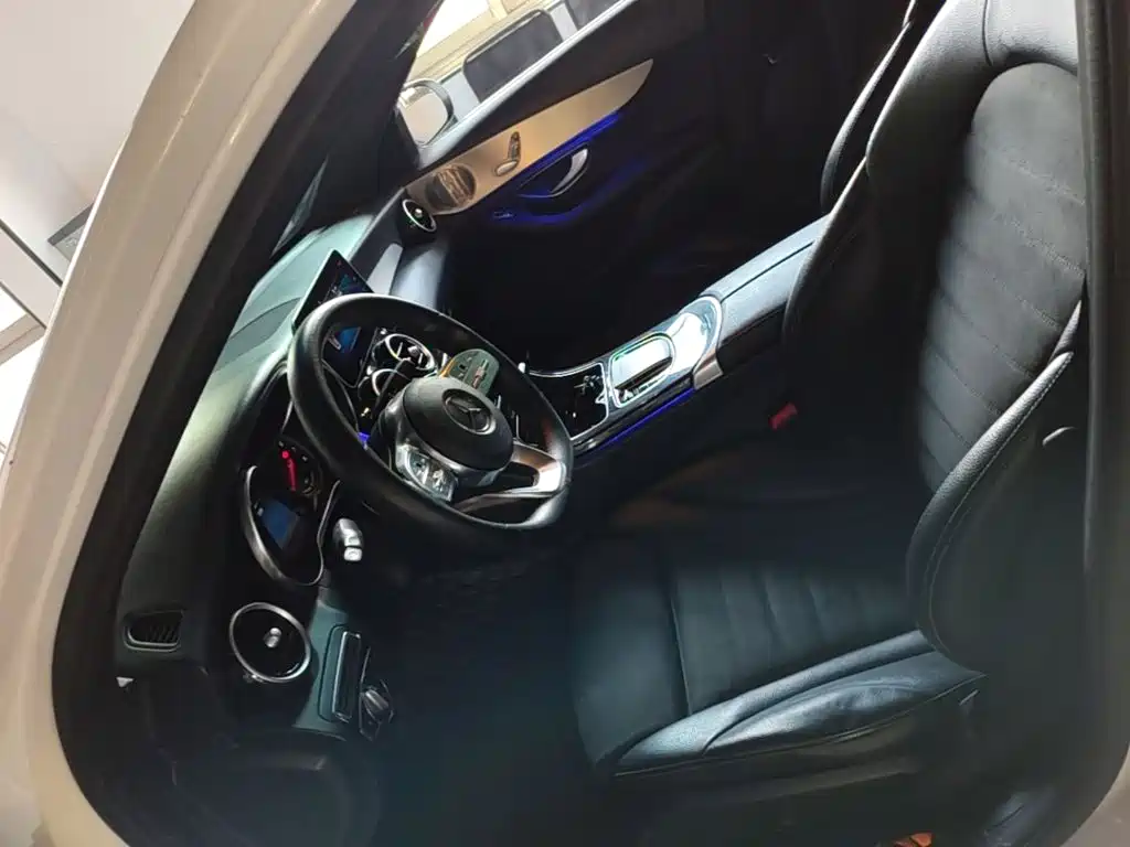 Mercedes-Benz C-Class 2019 — фото 15