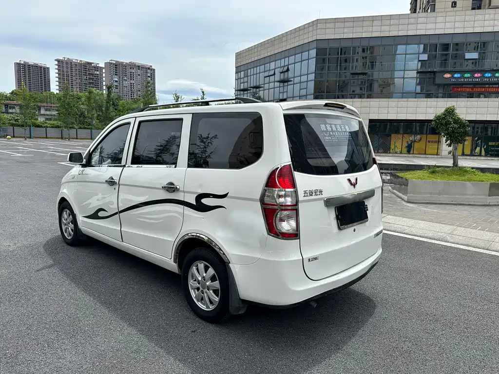 Wuling Hongguang 2014 — фото 9
