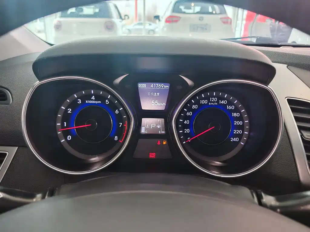 Hyundai Elantra Langdong 2018 — фото 8