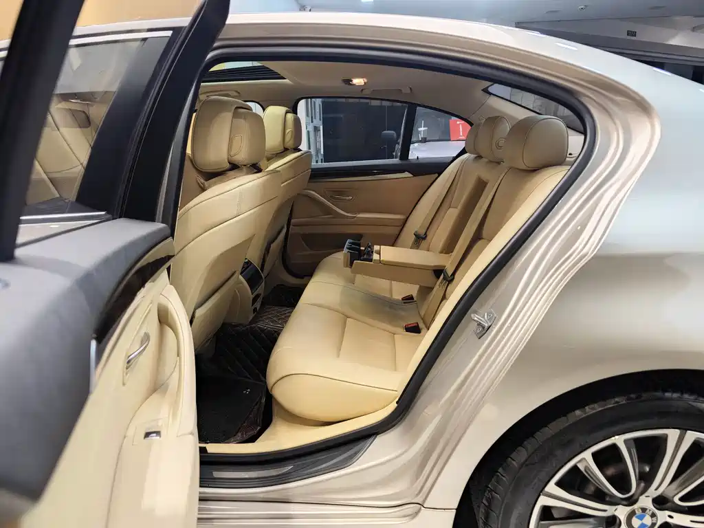 BMW 5 Series 2013 — фото 24