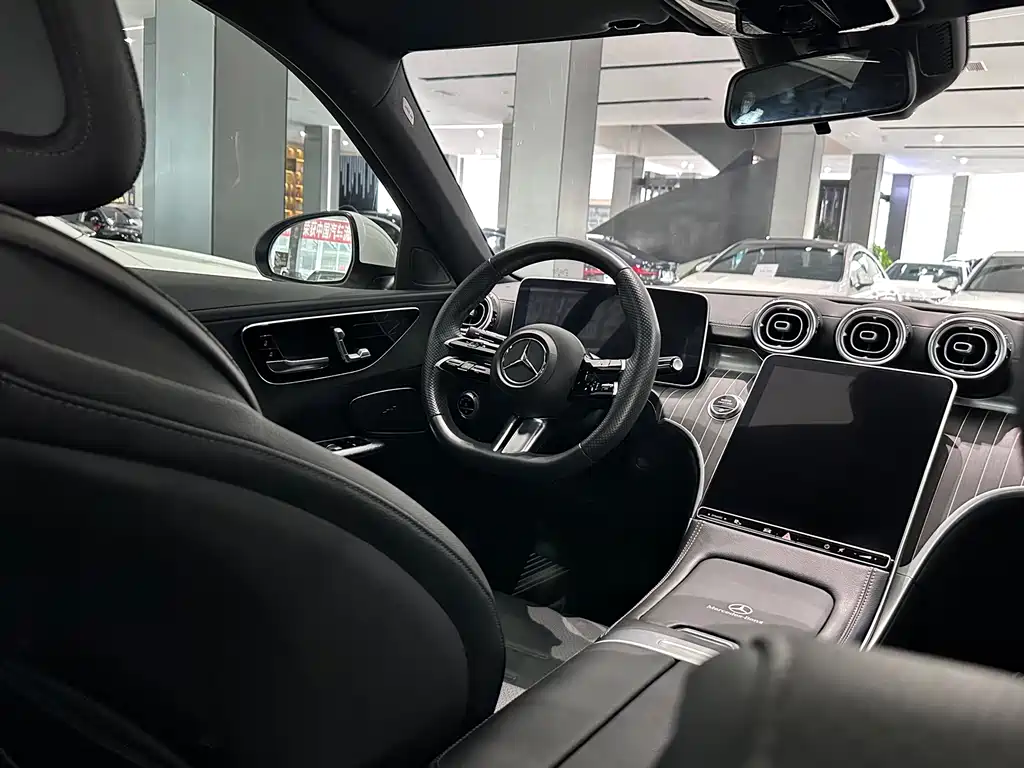 Mercedes-Benz C-Class 2023 — фото 13