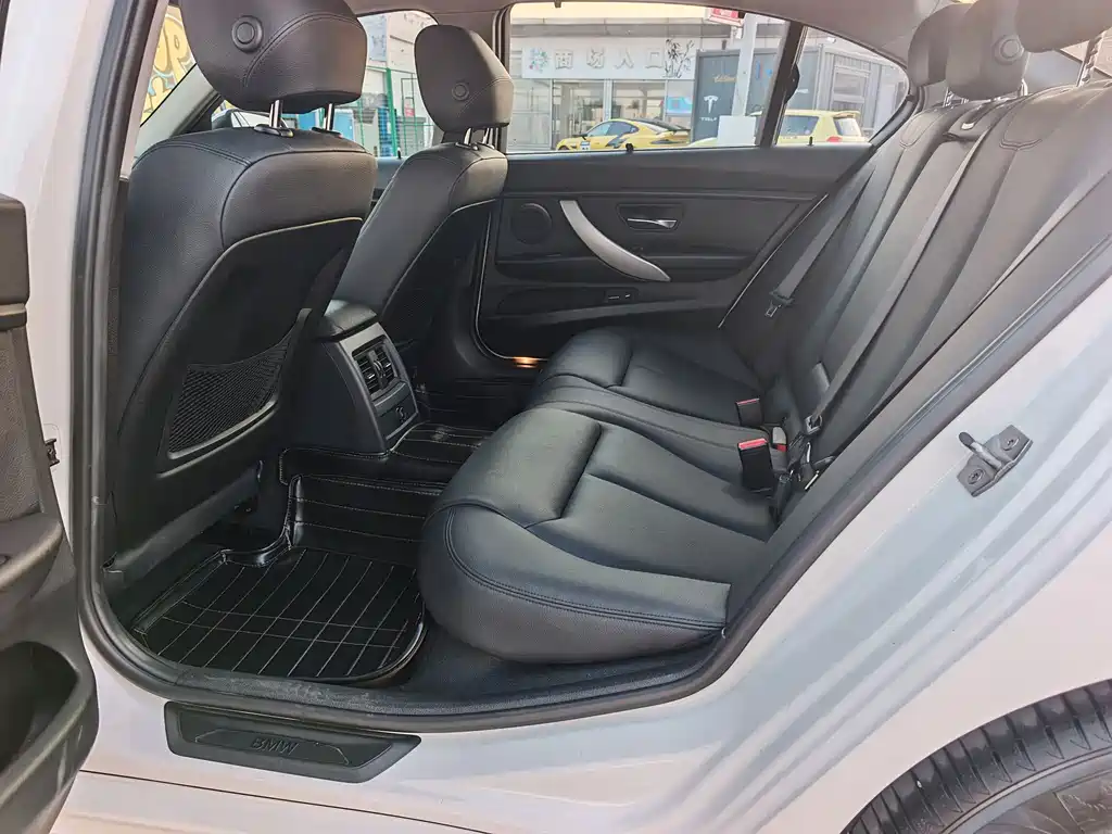BMW 3 Series 2015 — фото 10