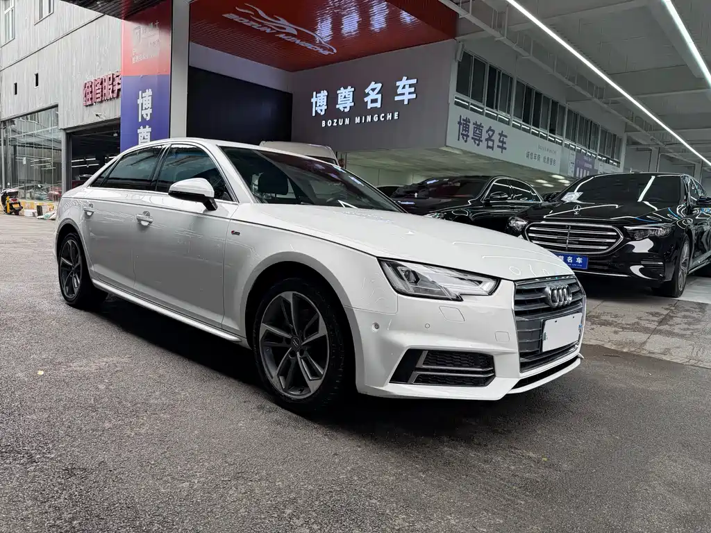 Audi A4L 2018 — фото 3