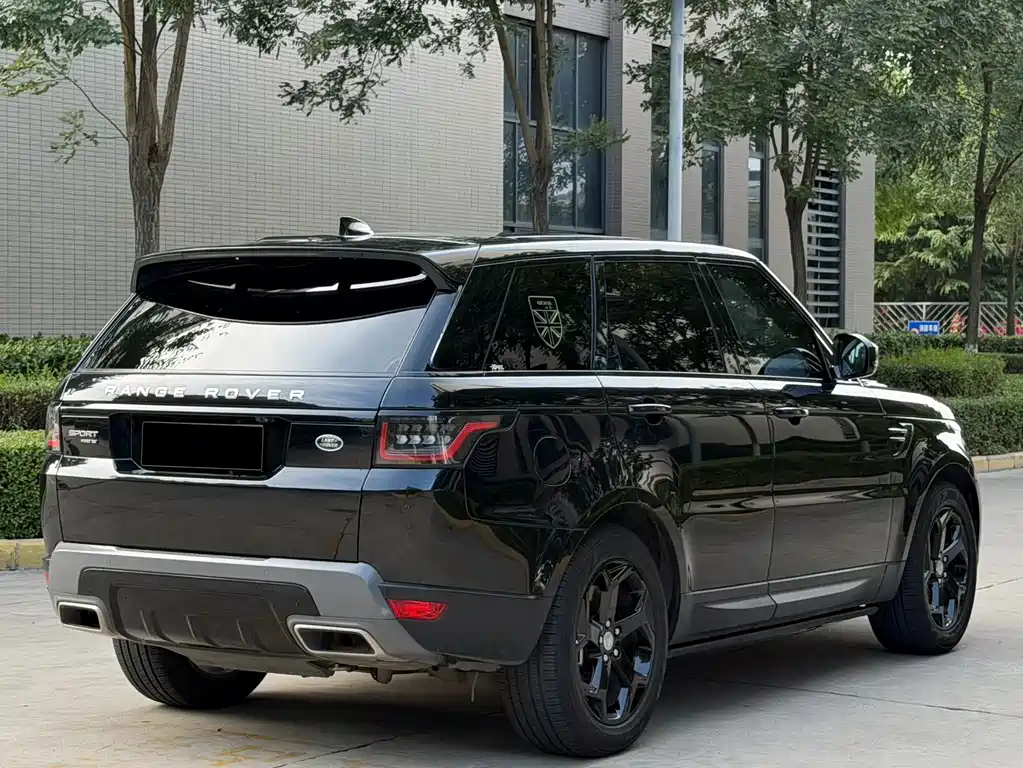 Land Rover Range Rover Sport New Energy 2022 — фото 19