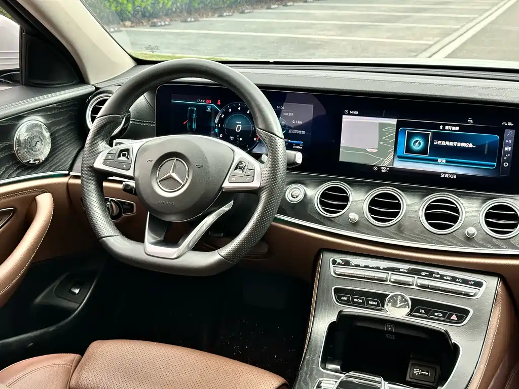 Mercedes-Benz E-Class 2018 — фото 12