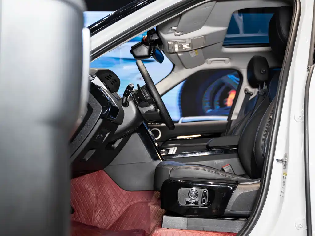Land Rover Discovery 2019 — фото 10