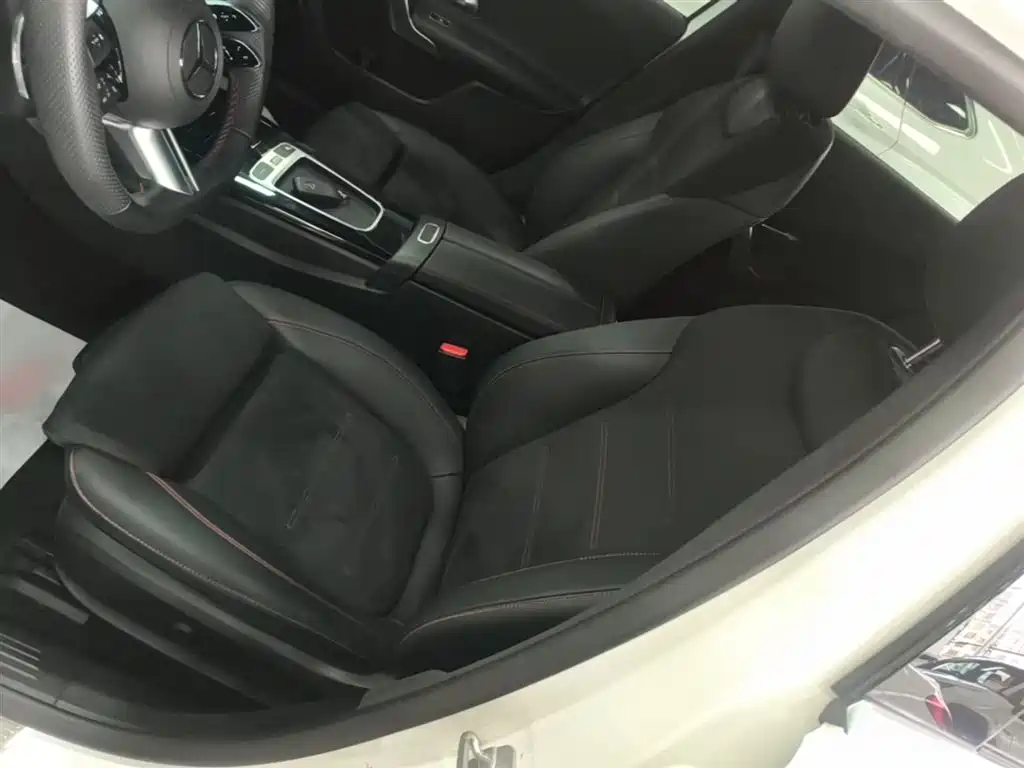 Mercedes-Benz A-Class 2024 — фото 15
