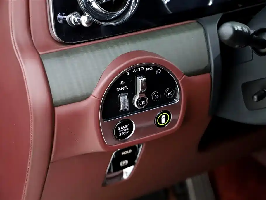Rolls-Royce Ghost 2021 — фото 14