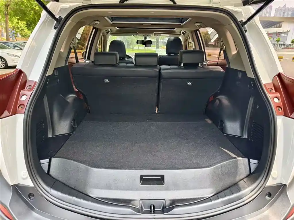 Toyota RAV4 2015 — фото 15