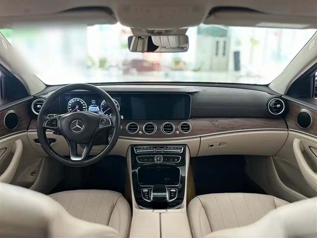Mercedes-Benz E-Class 2016 — фото 10