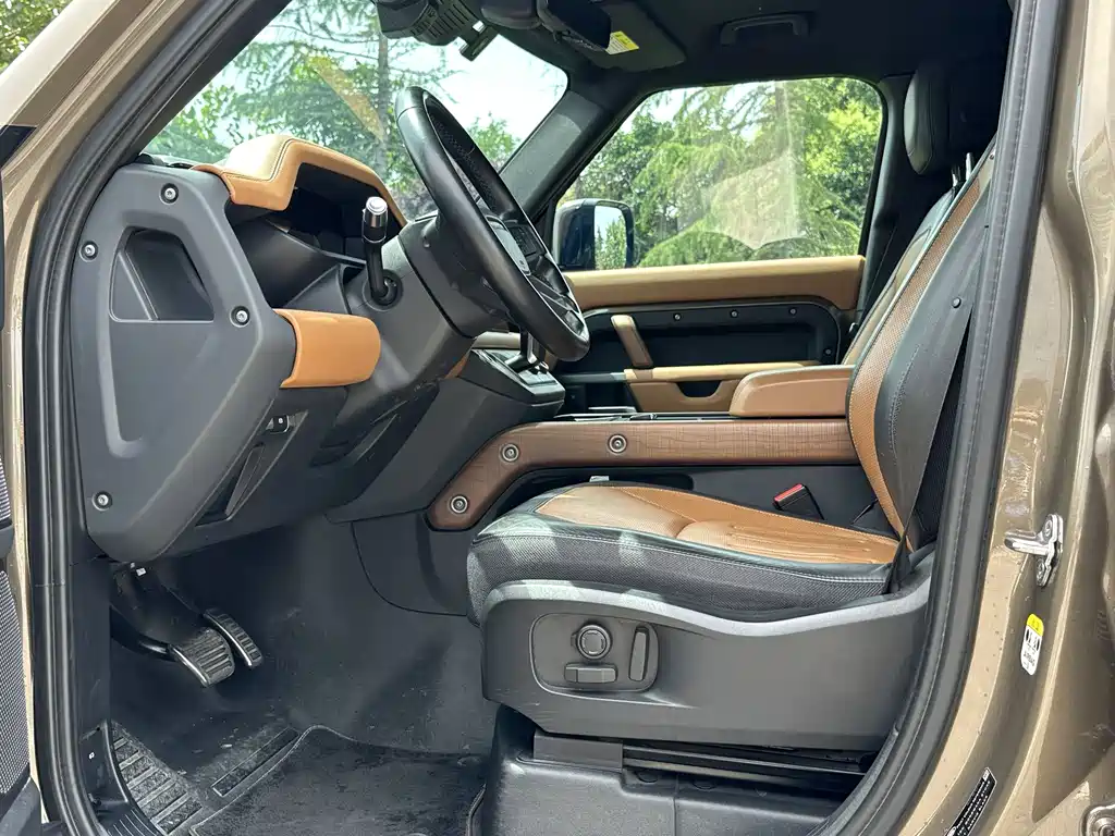 Land Rover Defender 2022 — фото 11
