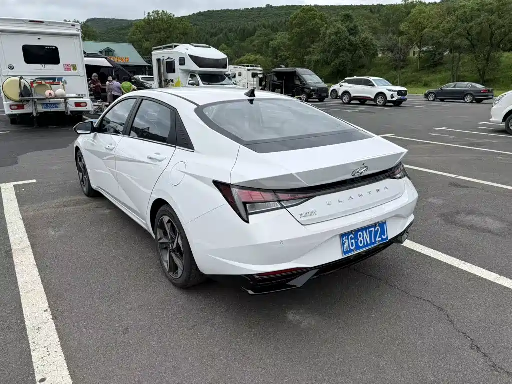 Hyundai Elantra 2023