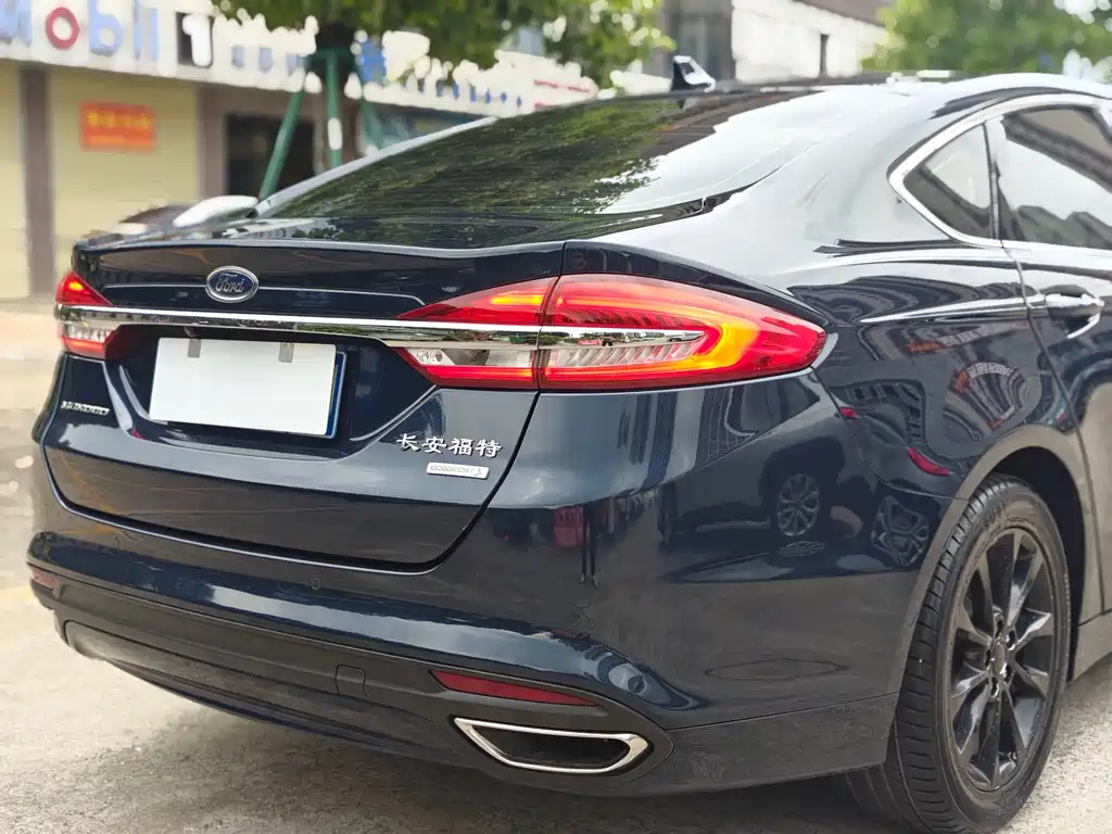 Ford Mondeo 2018 — фото 21