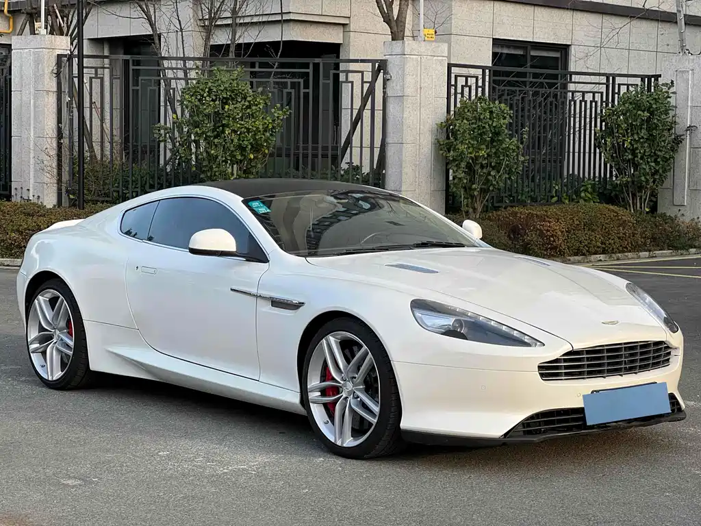 Aston Martin DB9 2014 — фото 3