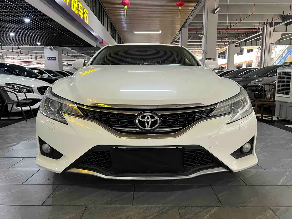 Toyota Reiz 2014