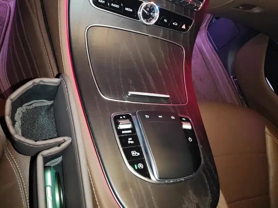Mercedes-Benz E-Class 2020 — фото 16