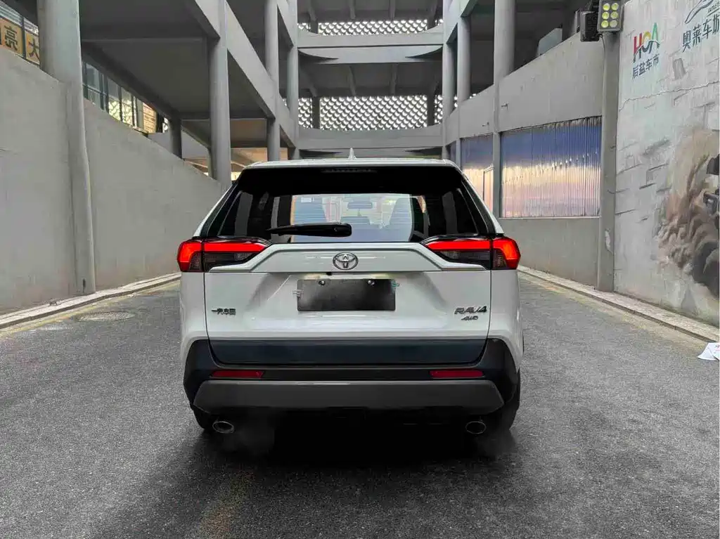 Toyota RAV4 2020 — фото 9