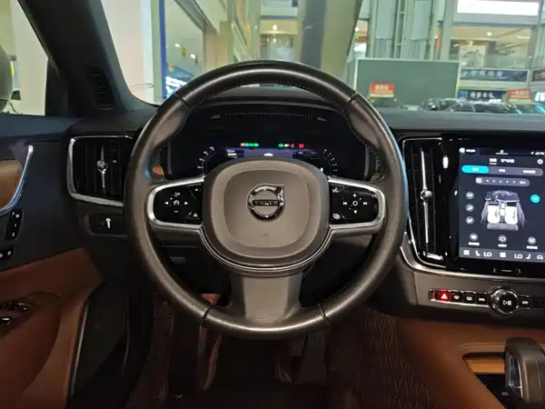 Volvo S90 2022