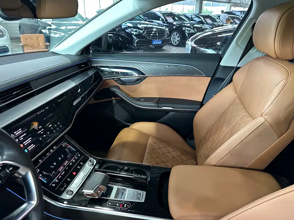 Audi A8 2024 — фото 13
