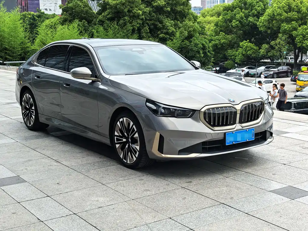 BMW 5 Series 2024