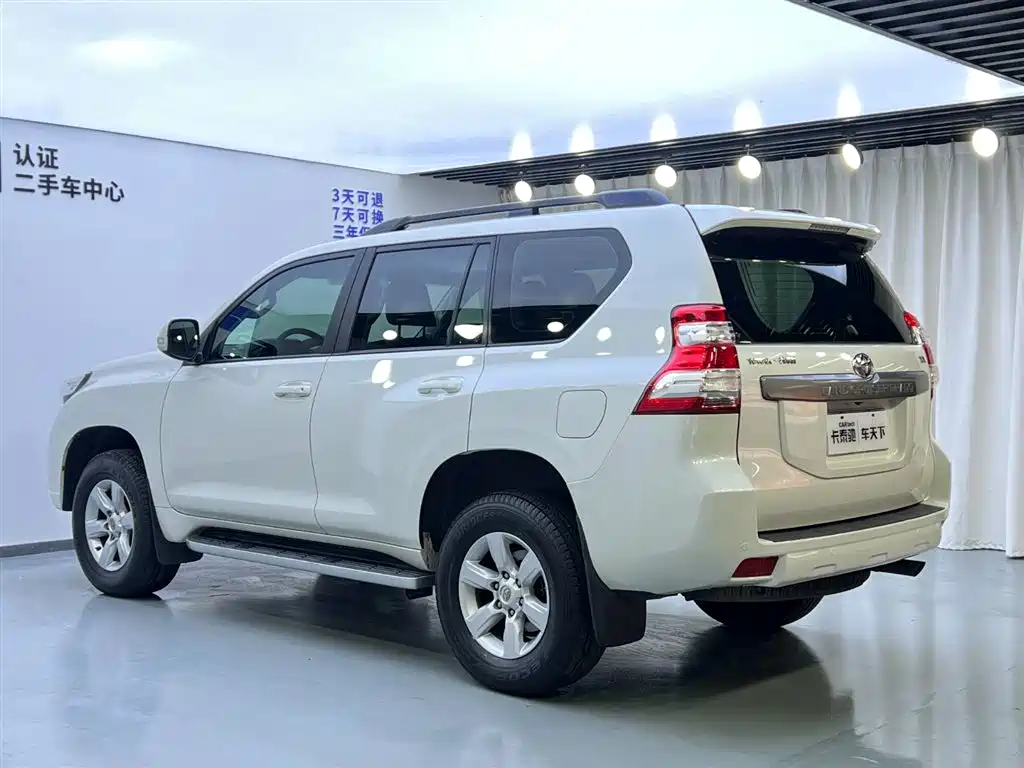 Toyota Prado 2015 — фото 5