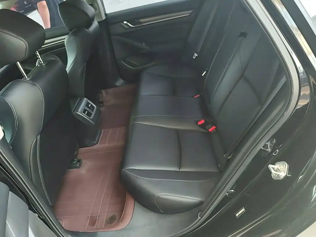 Honda Accord 2020 — фото 17