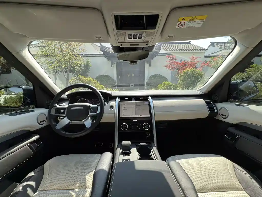 Land Rover Discovery 2023 — фото 13