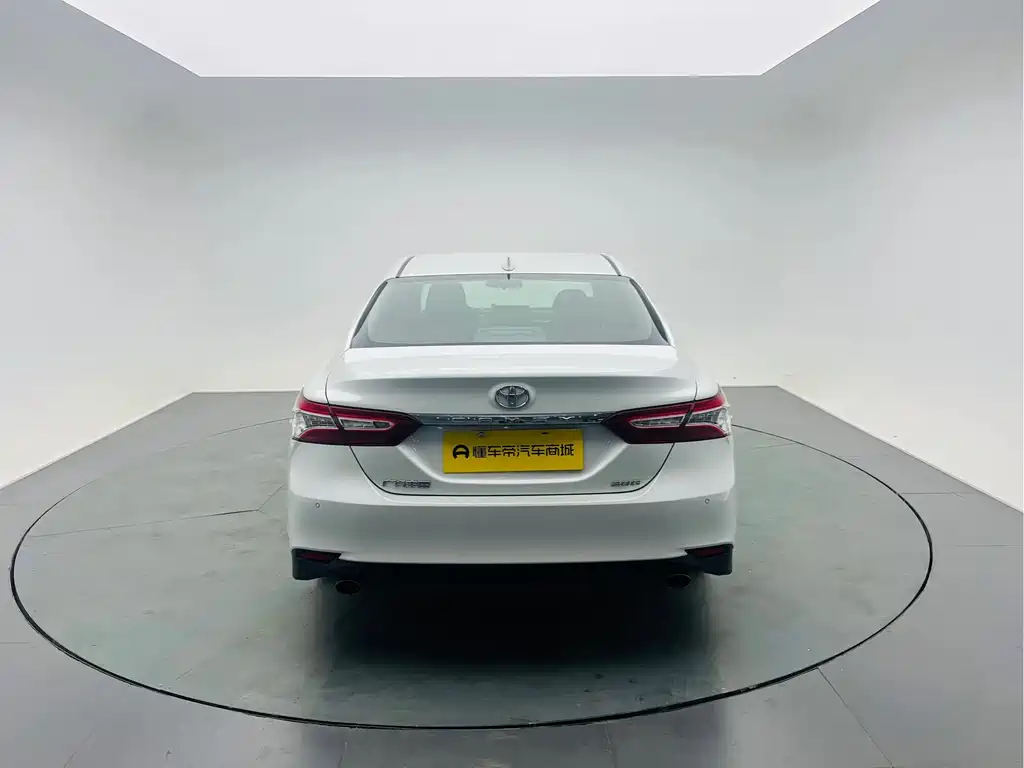 Toyota Camry 2021 — фото 5