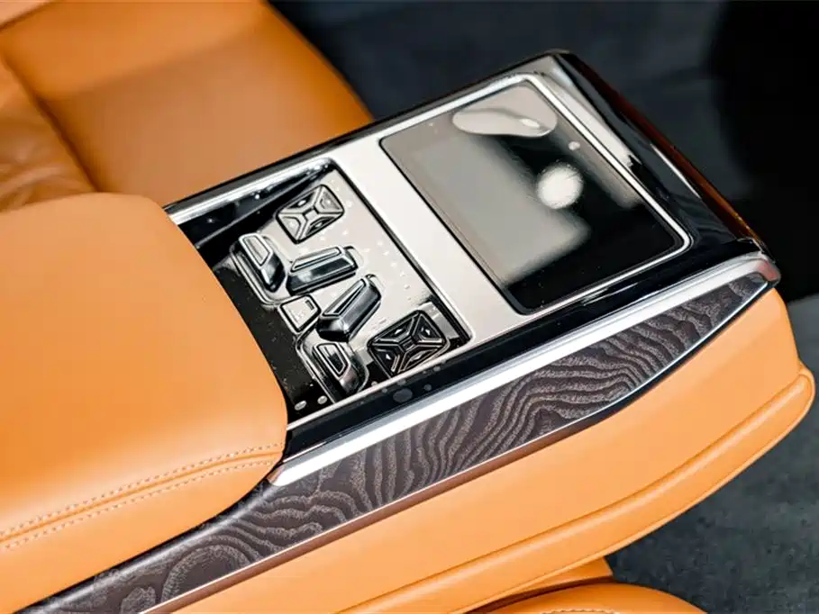 Audi A8 2023 — фото 24