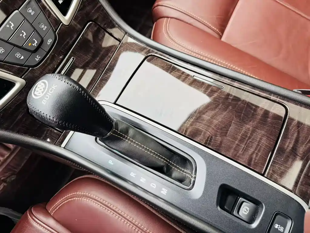 Buick LaCrosse 2015 — фото 12