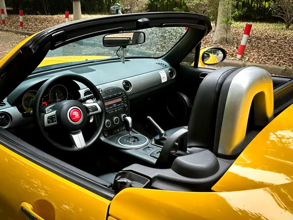 Mazda MX-5 2011 — фото 11