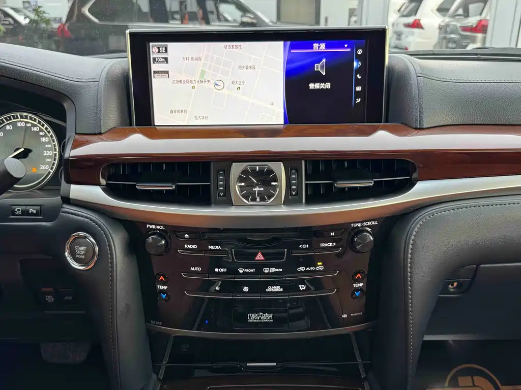 Lexus LX 2015 — фото 13