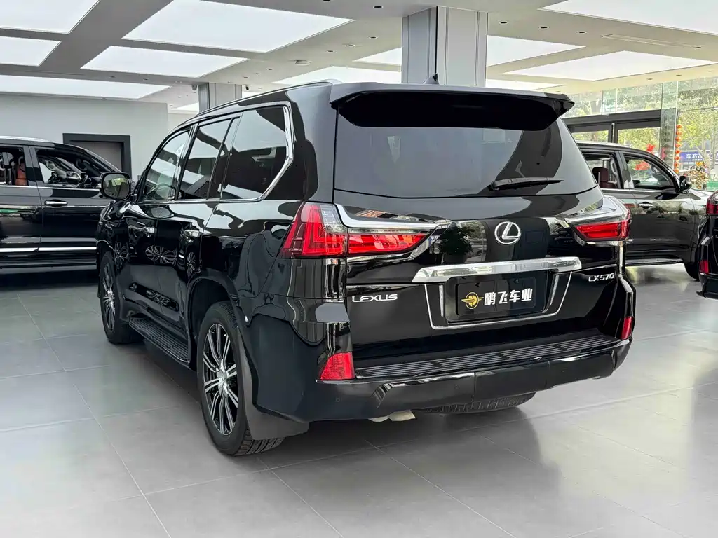 Lexus LX 2015 — фото 19