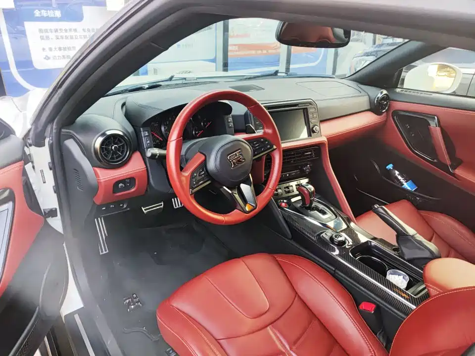 Nissan GT-R 2024