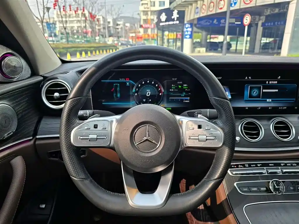 Mercedes-Benz E-Class 2020 — фото 9