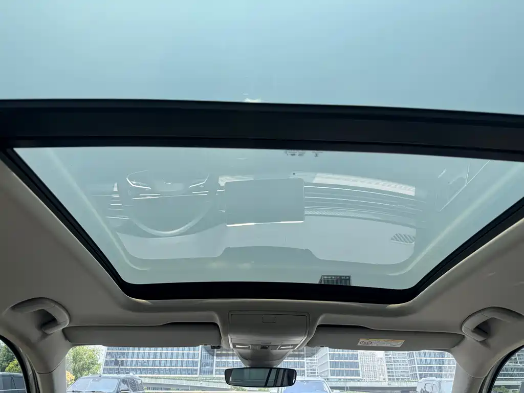 Volkswagen Tiguan L 2023 — фото 14