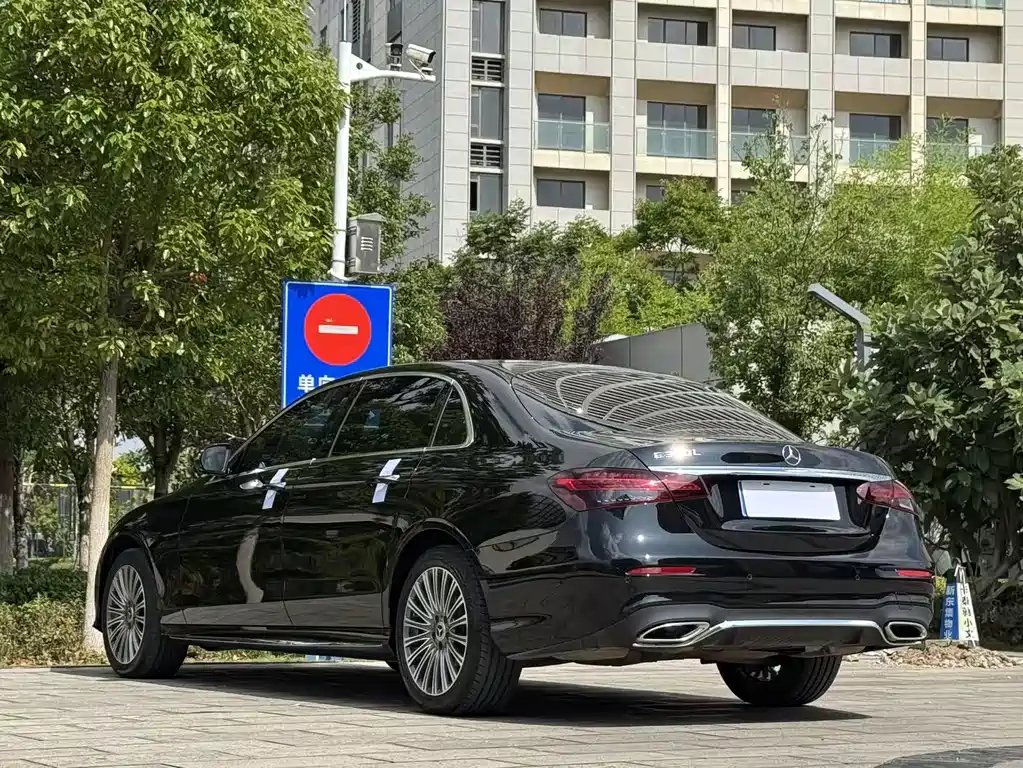 Mercedes-Benz E-Class 2023